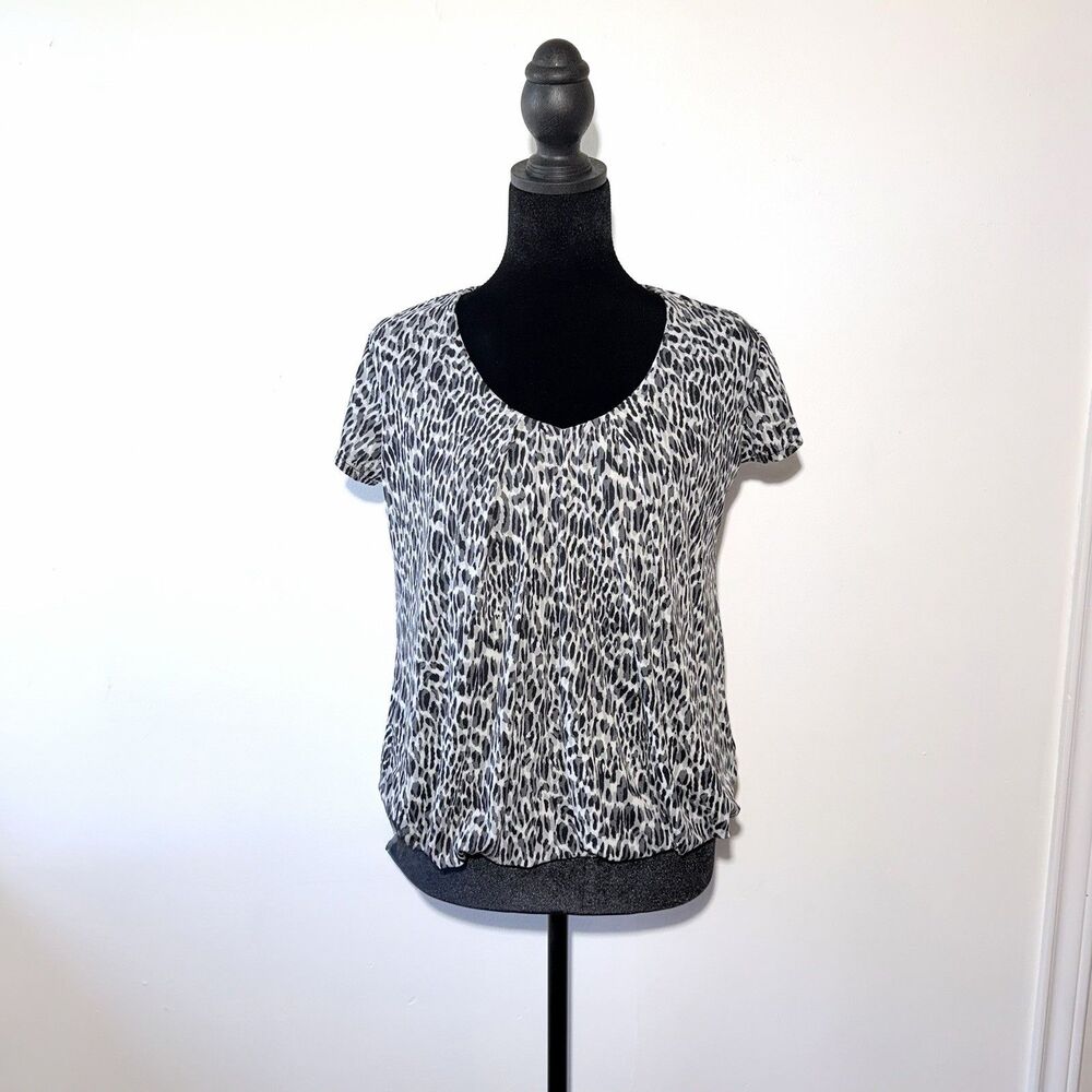 Worthington Stretch Animal Print Short Sleeve Pleated Front Women’s Top Size S